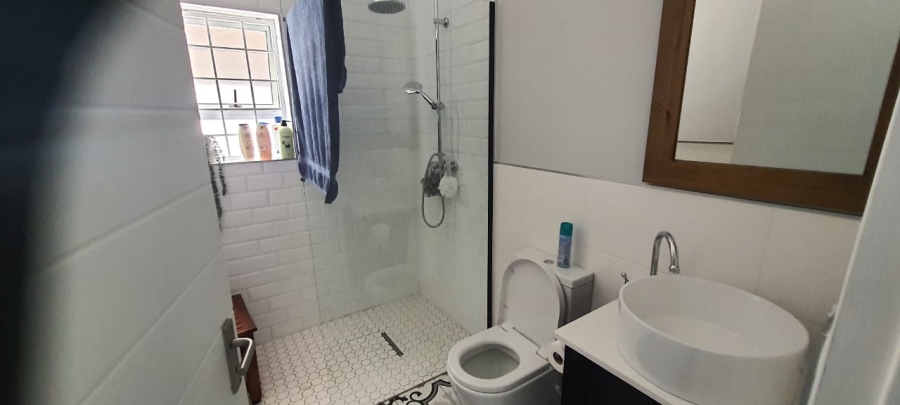 To Let 2 Bedroom Property for Rent in Wavecrest Eastern Cape